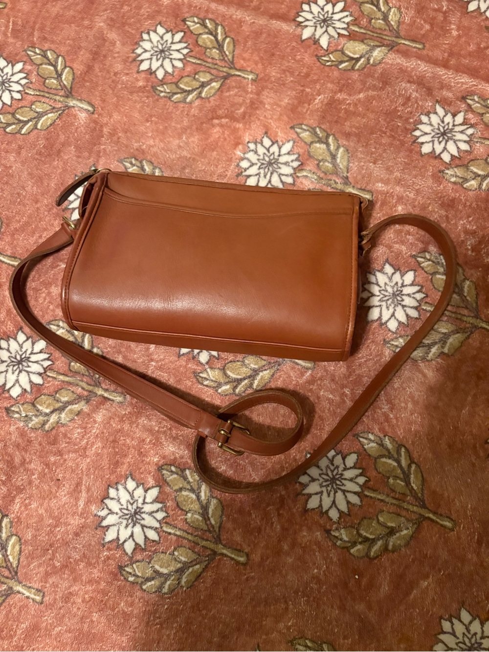 Coach Vintage Station Bag 9944 British Tan Leather Crossbody